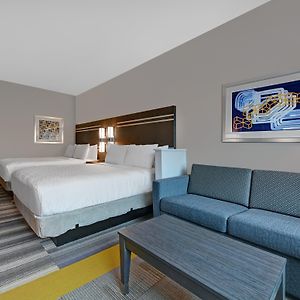 Queen Suite Hearing accessible